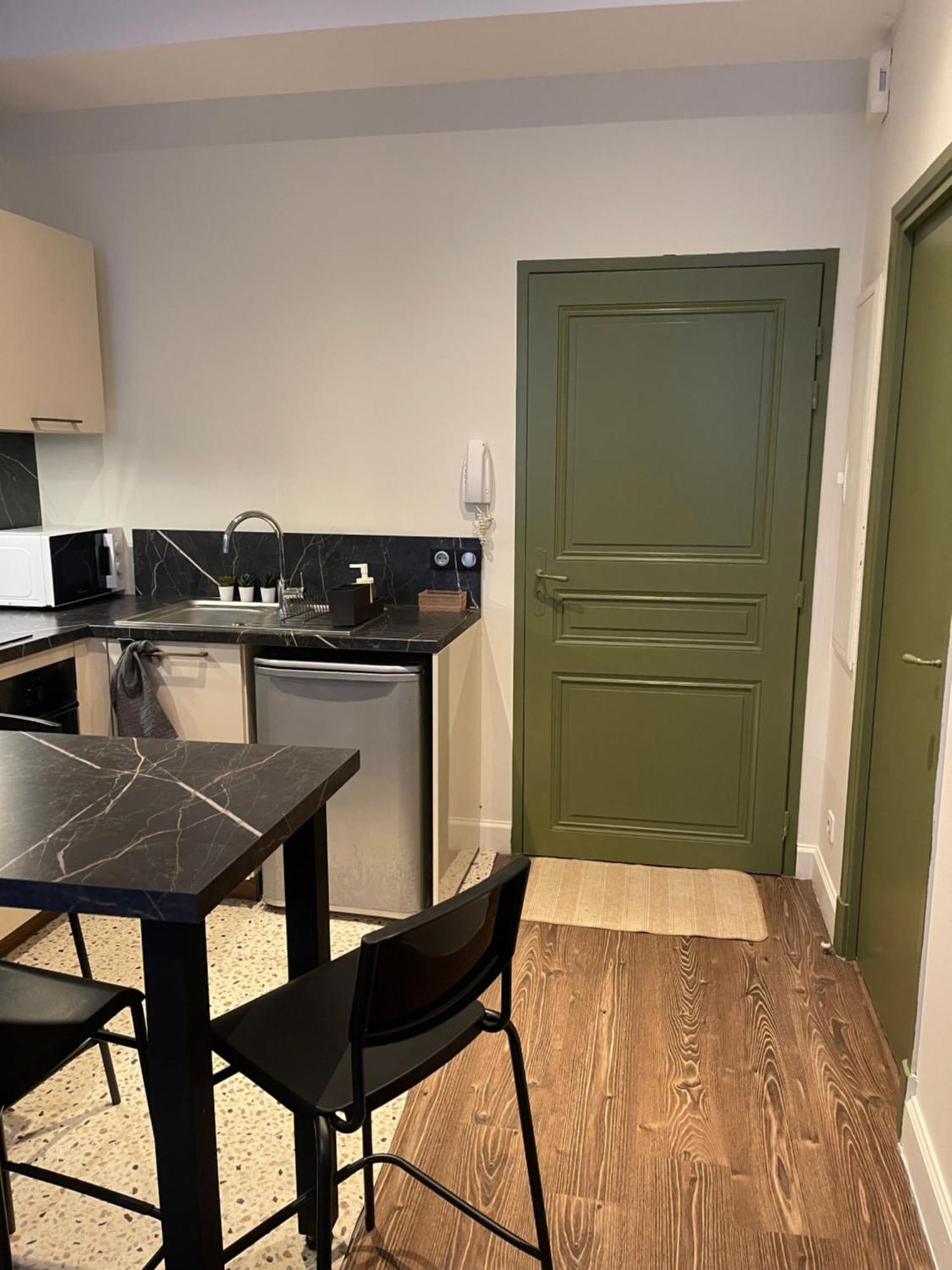 Appartement Au Coeur Du Centre Ville De การ์กาซอน ภายนอก รูปภาพ