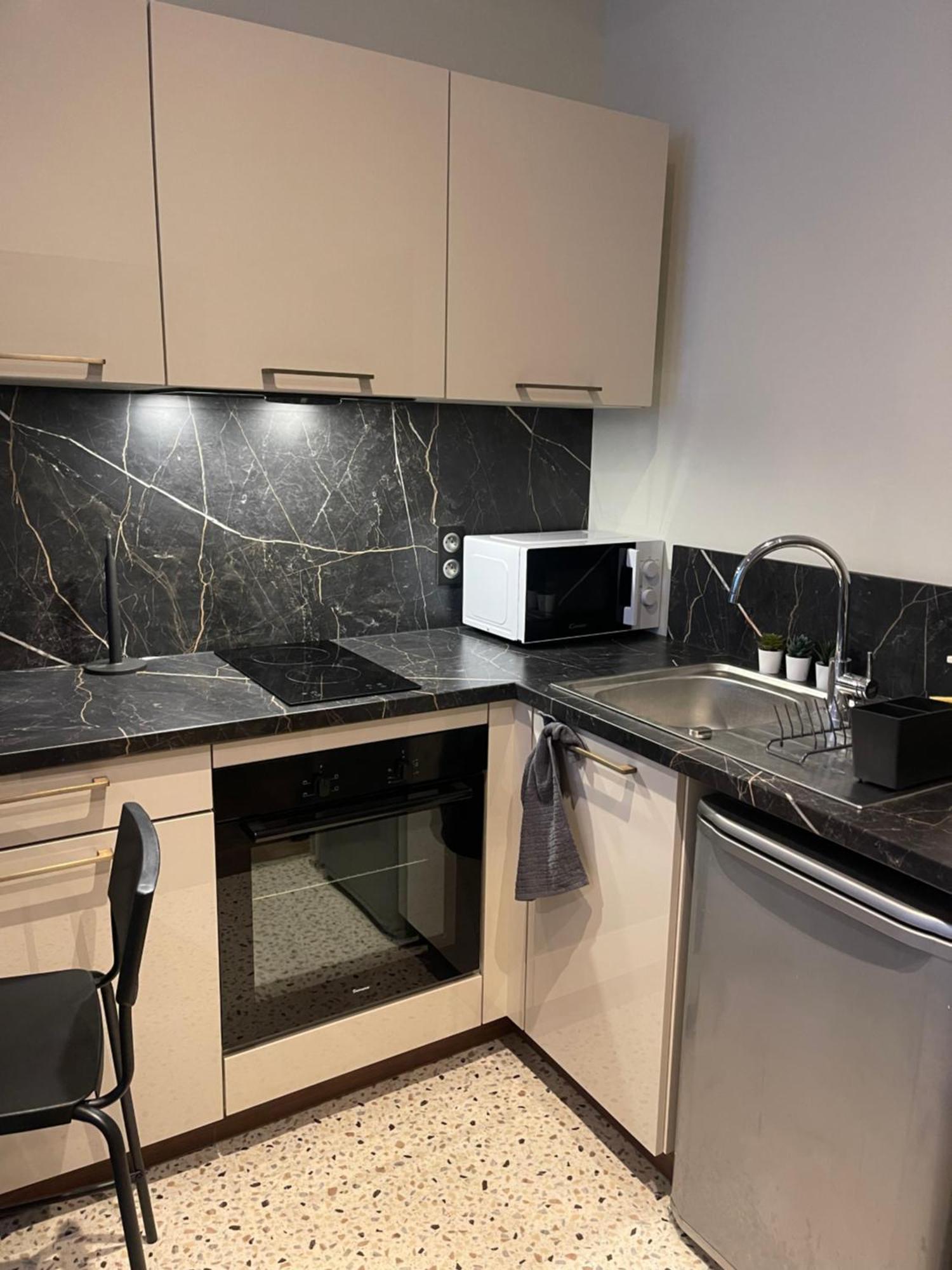 Appartement Au Coeur Du Centre Ville De การ์กาซอน ภายนอก รูปภาพ