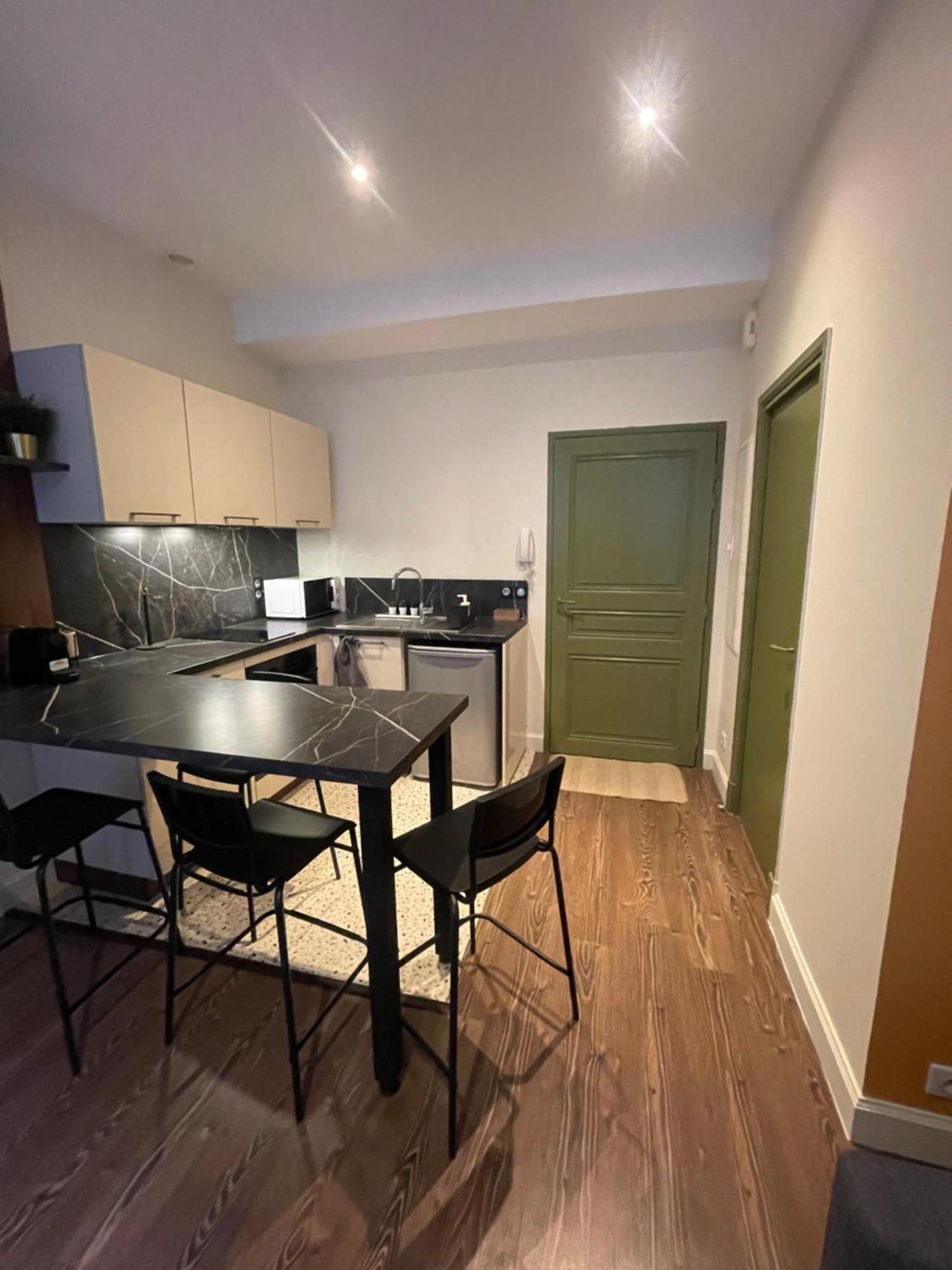 Appartement Au Coeur Du Centre Ville De การ์กาซอน ภายนอก รูปภาพ